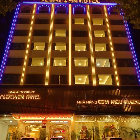 Pleiku & Em Hotel By Gia Lai Tourist Екстер'єр фото