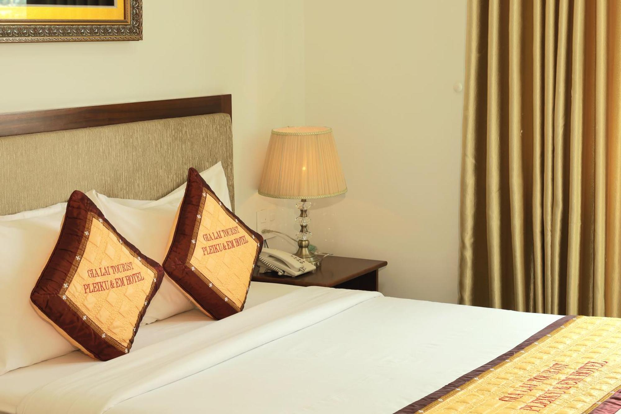 Pleiku & Em Hotel By Gia Lai Tourist Екстер'єр фото